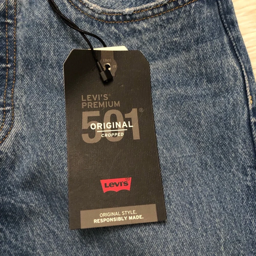 Levi’s 501 Original High Rise Straight Leg Cropped Blue Denim Premium Jeans 26